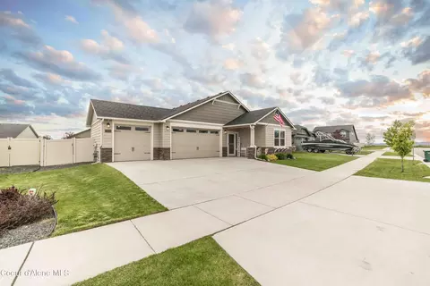 13533 N Telluride Loop, Hayden, ID 83835