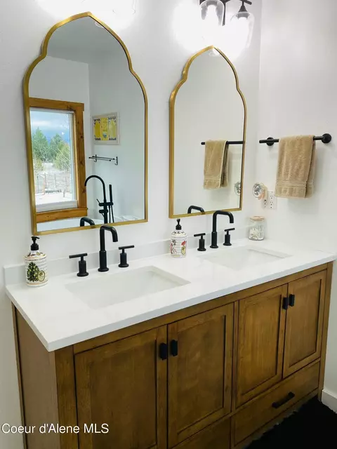 Bath - 27644 N Silver Meadows Loop, Athol, ID 83801 photo 1 of 2