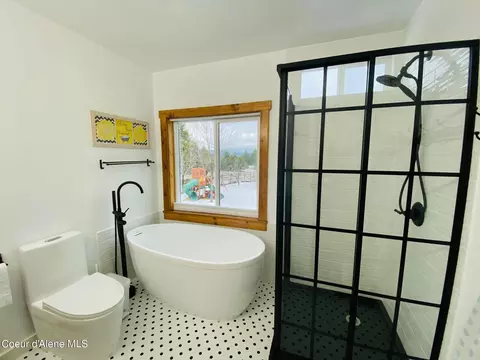 Bath - 27644 N Silver Meadows Loop, Athol, ID 83801 photo 2 of 2