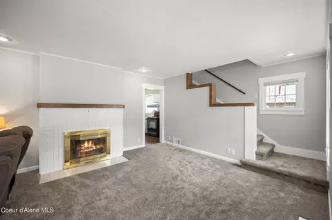 Living - 102 E Market Ave, Kellogg, ID 83837 photo 3 of 6