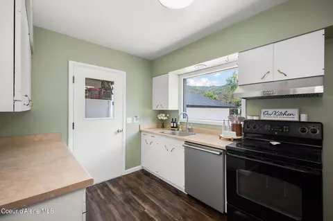 Kitchen - 102 E Market Ave, Kellogg, ID 83837 photo 2 of 5