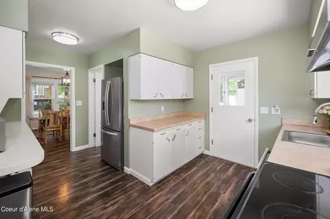Kitchen - 102 E Market Ave, Kellogg, ID 83837 photo 4 of 5