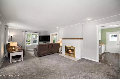 Living - 102 E Market Ave, Kellogg, ID 83837 photo 1 of 6
