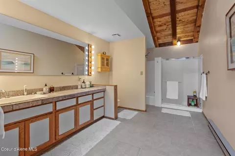 Bath - 5330 E Waverly Loop, Hayden, ID 83835 photo 1 of 4