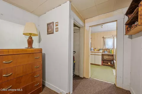 Entry Way - 308 Riverside Ave W, Kellogg, ID 83837 photo 2 of 2