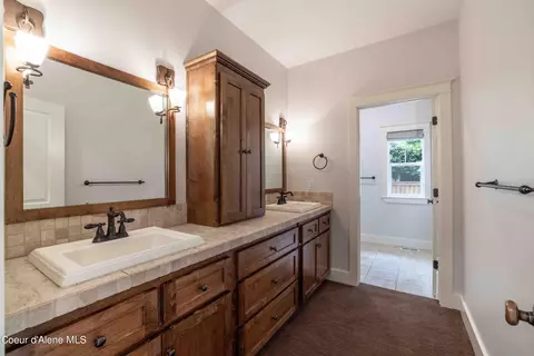 Bath - 5036 E River Pl, Post Falls, ID 83854 photo 3 of 4