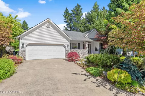 8485 N Audubon Dr, Hayden, ID 83835