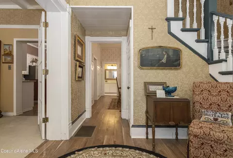 Entry Way - 306 3rd St, Wallace, ID 83873 photo 3 of 5