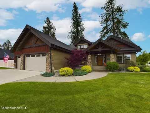 11002 N Cattle Dr, Hayden, ID 83835