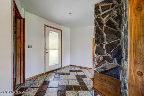 Entry Way - 188 County Line Rd, Plummer, ID 83851 photo 1 of 2