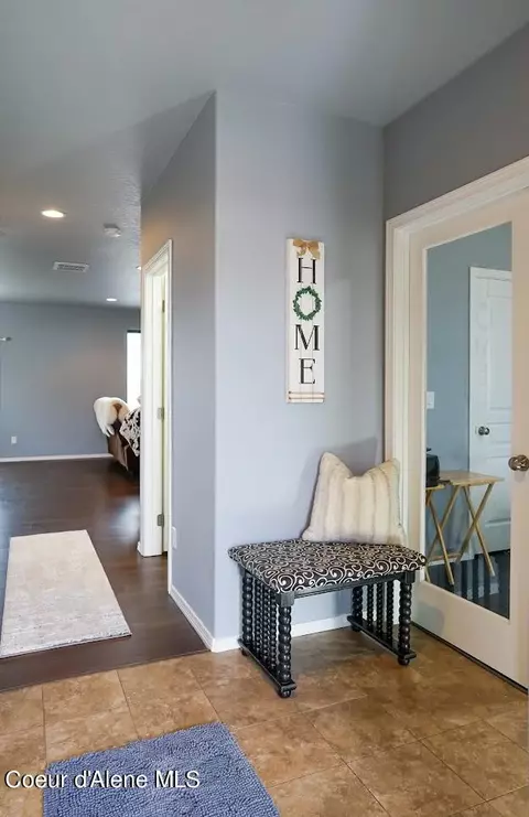 Entry Way - 1212 W Jenicek Loop, Post Falls, ID 83854 photo 2 of 4