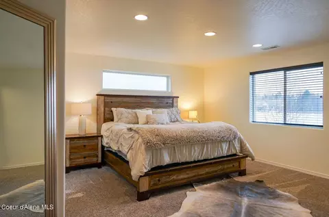 1212 W Jenicek Loop, Post Falls, ID 83854