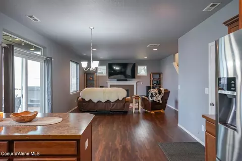 Kitchen - 1212 W Jenicek Loop, Post Falls, ID 83854 photo 4 of 6