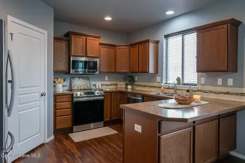 Kitchen - 1212 W Jenicek Loop, Post Falls, ID 83854 photo 3 of 6