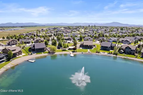 7813 W Kayak Ct, Rathdrum, ID 83858