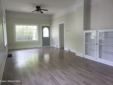 6942 Oak St, Bonners Ferry, ID 83805