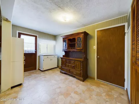 Entry Way - 703 Third St, Mullan, ID 83846 photo 2 of 2