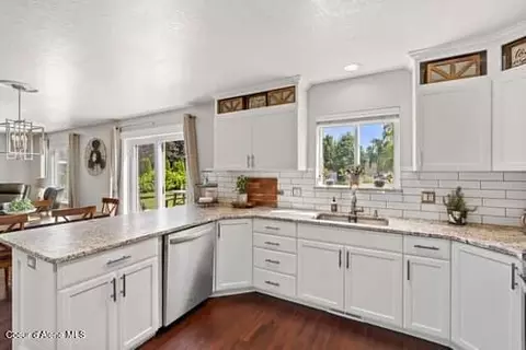 Kitchen - 2497 Falling Star Loop, Post Falls, ID 83854 photo 4 of 5