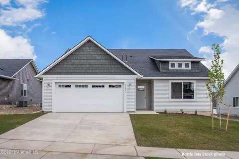 6133 W Bowmore Ln, Rathdrum, ID 83858