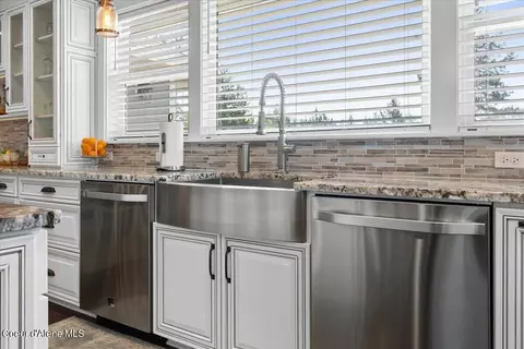 Kitchen - 4651 E Sarah Loop, Athol, ID 83801 photo 5 of 7