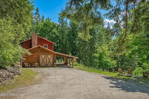 51 Larkin Ln, Sandpoint, ID 83864