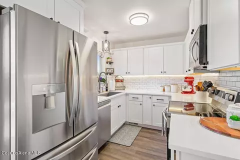 Kitchen - 911 E Shasta Ave, Post Falls, ID 83854 photo 2 of 4