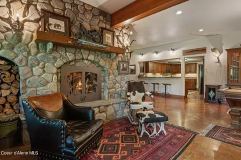 Living - 526 Roop Rd, Cocolalla, ID 83813 photo 9 of 13