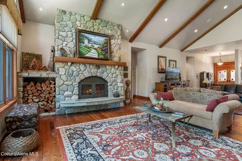 Living - 526 Roop Rd, Cocolalla, ID 83813 photo 7 of 13