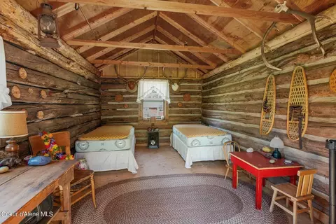 Bedroom - 526 Roop Rd, Cocolalla, ID 83813 photo 13 of 13