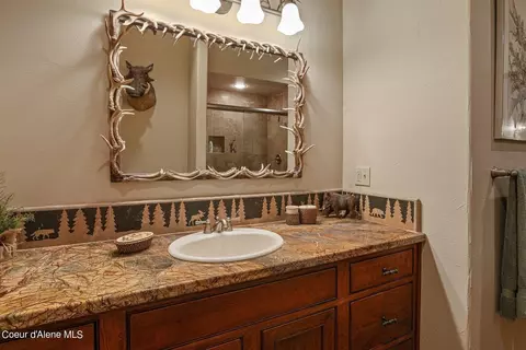 Bath - 526 Roop Rd, Cocolalla, ID 83813 photo 5 of 8