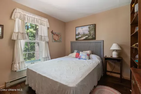 Bedroom - 526 Roop Rd, Cocolalla, ID 83813 photo 10 of 13