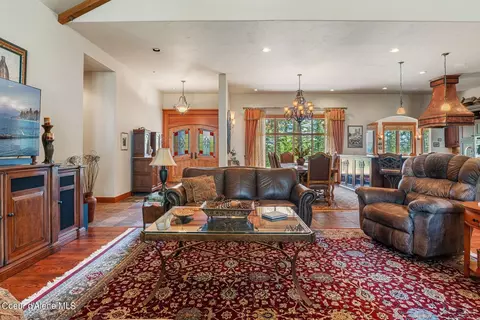 Living - 526 Roop Rd, Cocolalla, ID 83813 photo 3 of 13