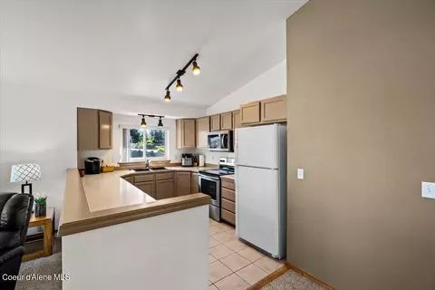 Kitchen - 380 E Sand Wedge Dr, Post Falls, ID 83854 photo 1 of 6