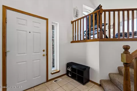 Entry Way - 380 E Sand Wedge Dr, Post Falls, ID 83854 photo 2 of 2