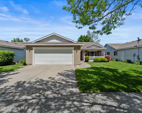 2935 W Versailles Dr, Coeur D'alene, ID 83815