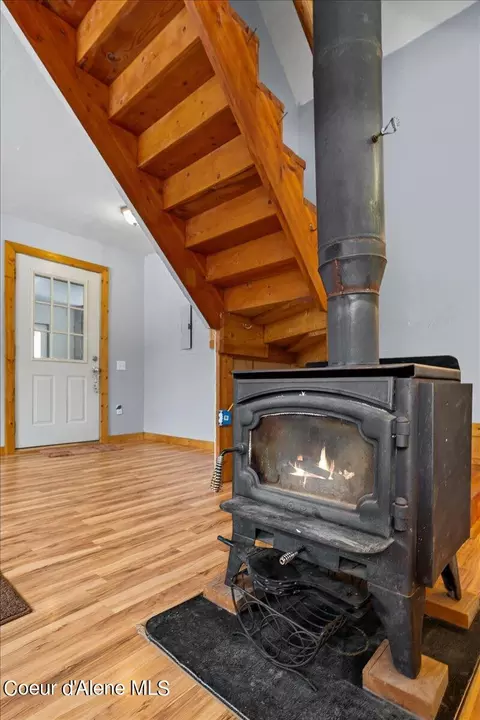 Entry Way - 647 Private Dr, Coolin, ID 83821 photo 1 of 2