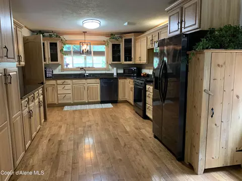 Kitchen - 655 S Division St, Kellogg, ID 83837 photo 1 of 3