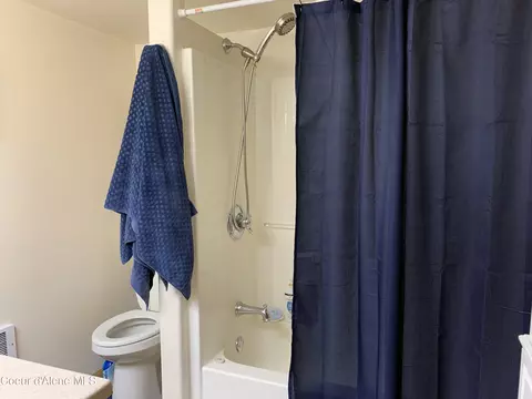 Bath - 655 S Division St, Kellogg, ID 83837 photo 5 of 5