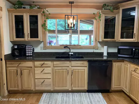 Kitchen - 655 S Division St, Kellogg, ID 83837 photo 2 of 3