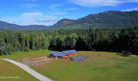 1567 S Sagle Rd, Sagle, ID 83860
