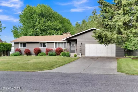 6680 N Valley St, Dalton Gardens, ID 83815