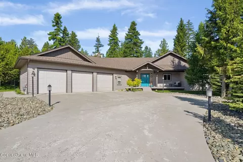 312 Heights Loop, Bonners Ferry, ID 83805