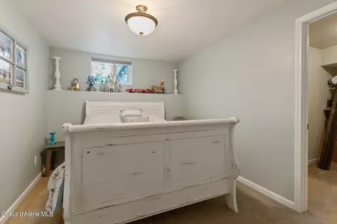 Bedroom - 60 Lakeview Dr, Cocolalla, ID 83813 photo 4 of 7