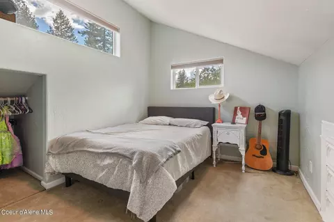 Bedroom - 60 Lakeview Dr, Cocolalla, ID 83813 photo 7 of 7
