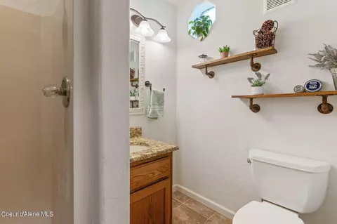 Bath - 60 Lakeview Dr, Cocolalla, ID 83813 photo 2 of 2