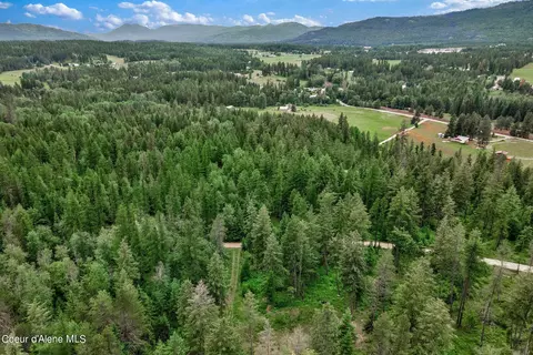 594 Wild Hawk Ln, Sagle, ID 83860