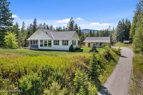 793 Frontier Vlg, Naples, ID 83847