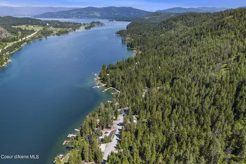 2000 Wooded Acres Dr, Sagle, ID 83860