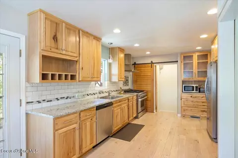 Kitchen - 108 Western Ave, Silverton, ID 83867 photo 6 of 6