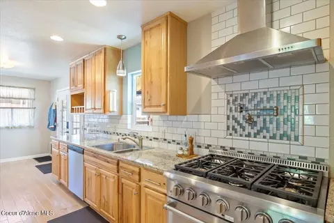 Kitchen - 108 Western Ave, Silverton, ID 83867 photo 3 of 6